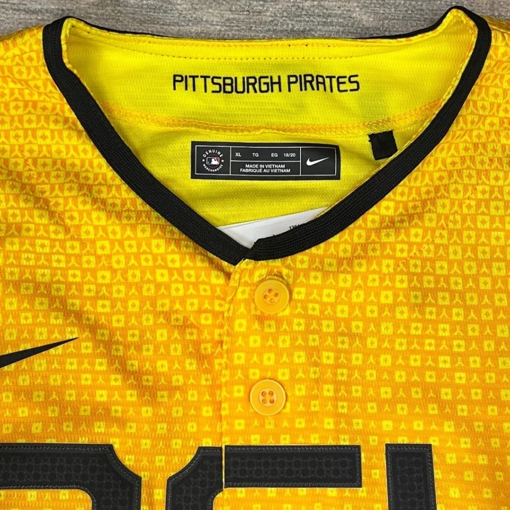 Nike Pittsburgh Pirates City Connect Willie Stargell Jersey Youth XL 18/20 PGH